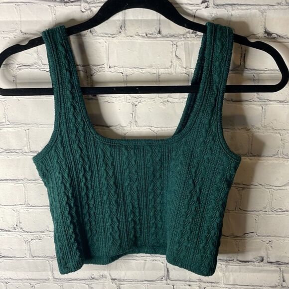 🌿 Forever 21 Green Cropped Tank - Size Small - Picture 3 of 4